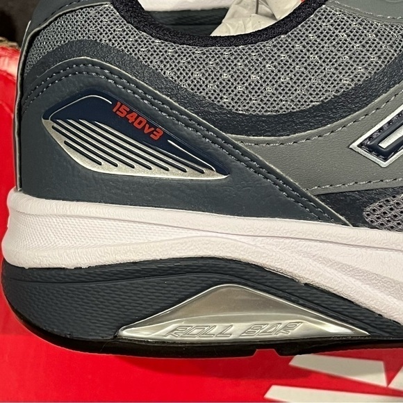 New Balance Women’s Running Shoes Size 9.5 - Picture 2 of 13